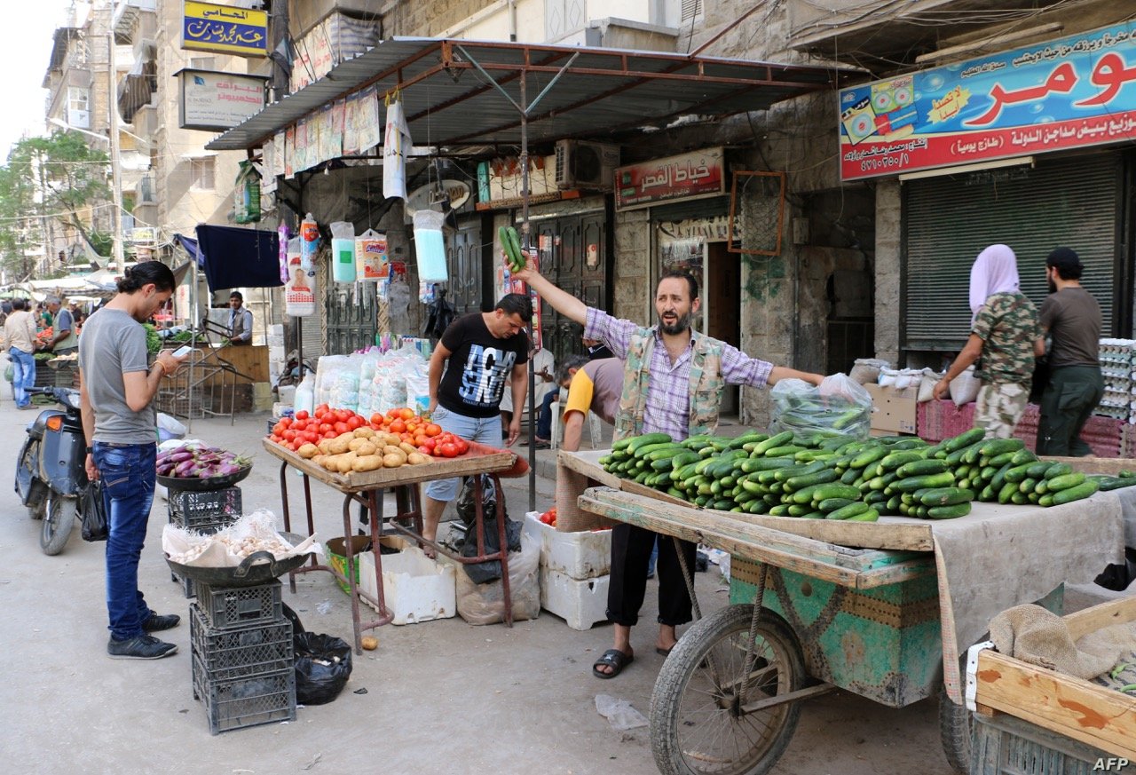 شاغلو الأرصفة في حلب يتحايلون على رقابة البلدية 2 صورة 8A32B919 D265 468D A3D8 956F461821DC كبيرة