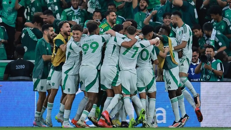 الأهلي يُقصي الهلال ويبلغ نهائي أبطال آسيا للنخبة 2 1042091.jpeg 1024x727 1