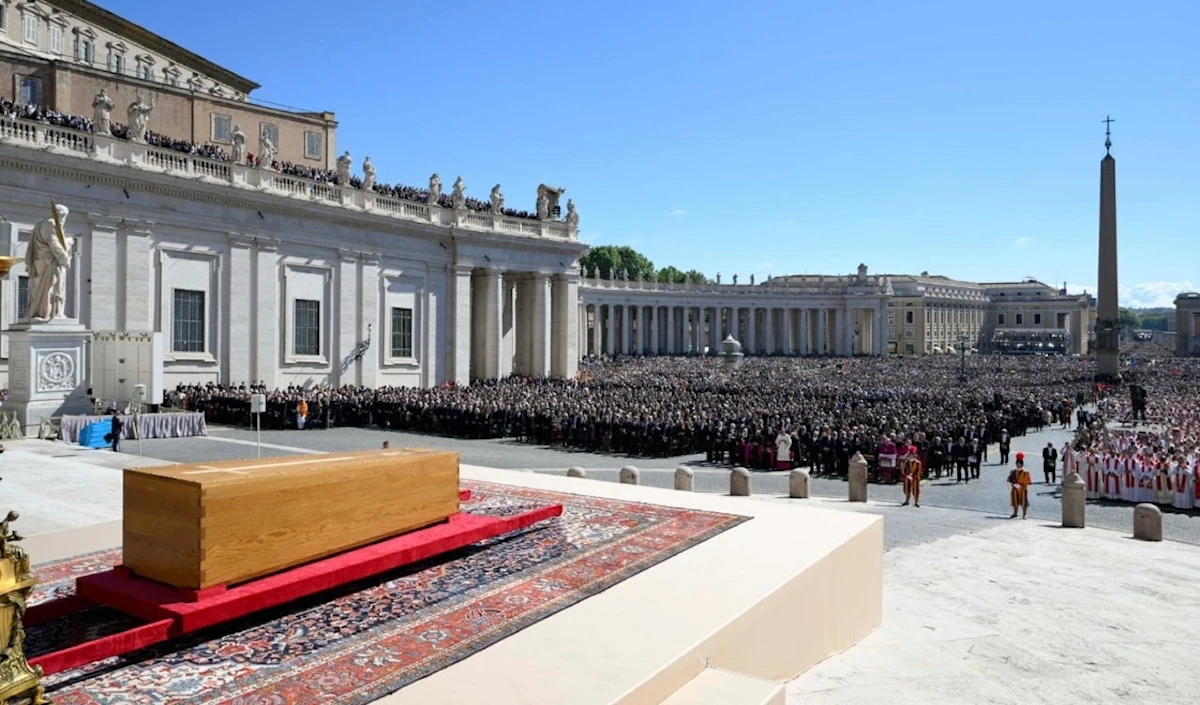 العالم يودّع البابا فرنسيس بجنازة مهيبة 2 2 14