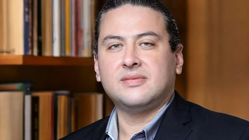 محمد ندا يفوز بجائزة الرواية العربية عن “صلاة القلق”