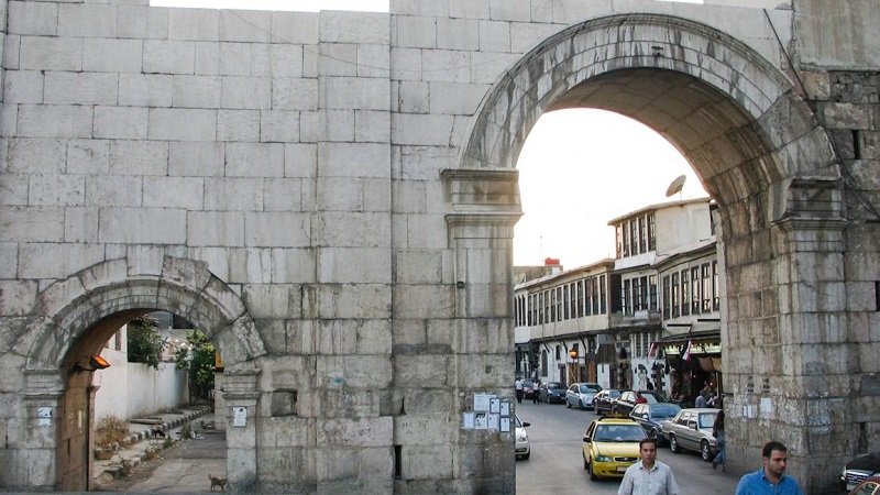 أبوابُ الحاراتِ الدمشقيةِ وبوّاباتُها.. حكاياتُ ألفةٍ عابقةٍ بالياسمين 2 ابواب دمشق