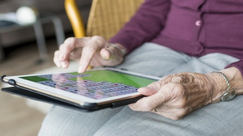 تسارع في انخراط كبار السن بالتكنولوجيا.. 2 تكنولوجيا كبار السن