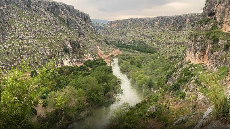 سياحة اليوم الواحد تنتعش في إدلب 2 كوفر jpg