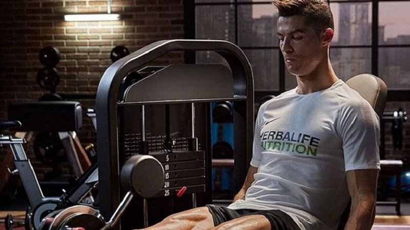 شركة متخصصة في اللياقة: عمر رونالدو البيولوجي 28.9 عام! 2 100 114012 cristiano ronaldo pattern