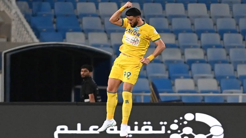 السومة ينهك المنافسين بثلاثية رائعة في الدوري السعودي 2 1044471