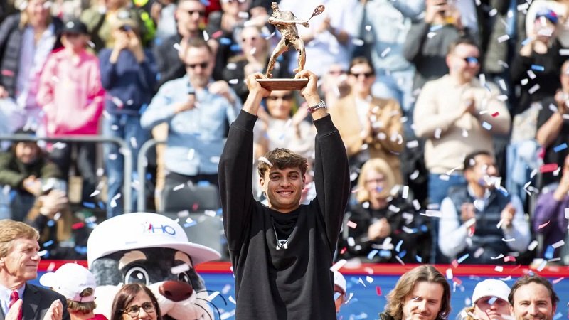 الإيطالي كوبولي يتوج بلقب دورة هامبورغ للتنس 2 1071715