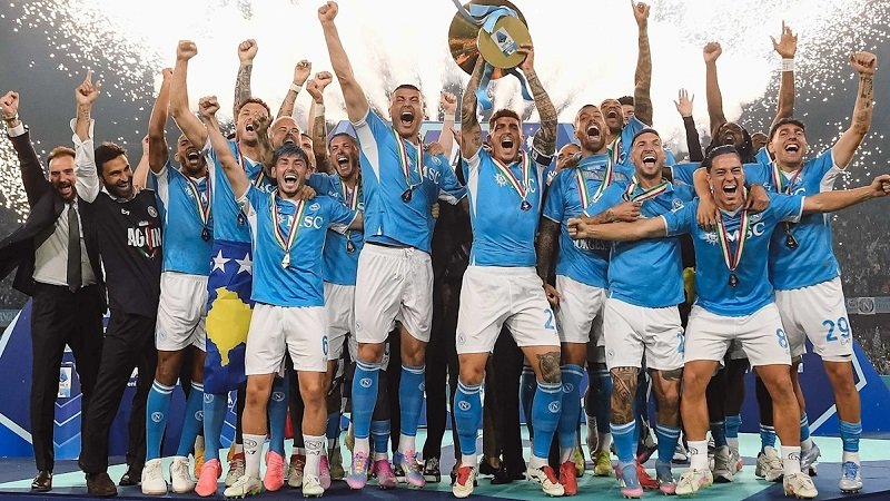 نابولي بطلاً للدوري الإيطالي للمرة الرابعة في تاريخه 2 2 21