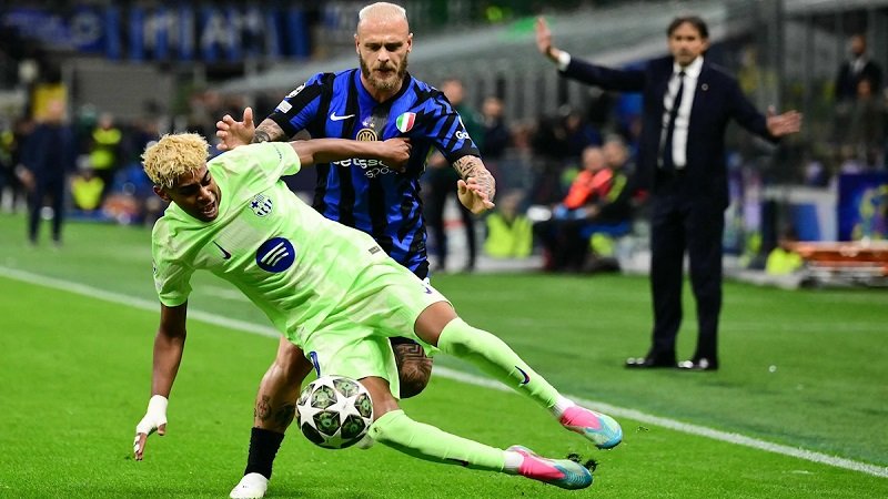 تركيبة «لاماسيا» لم تؤهّل برشلونة 2 2 6