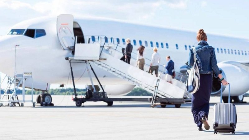 لماذا يصعد الركاب دائماً إلى الطائرة من الجهة اليسرى ؟ 2 4779273