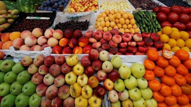 ارتفاع كبير في أسعار الفواكه الصيفية.. والاستعاضة عنها بالموز 2 IMG 20250509 132633 299 860x573 1