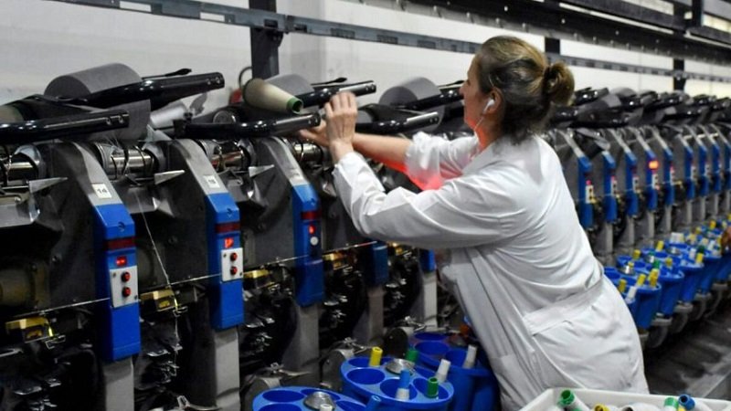 بعد قرار رفع العقوبات.. سوريا تدخل مرحلة التعافي 2 IMG 20250515 141649 364 860x574 1