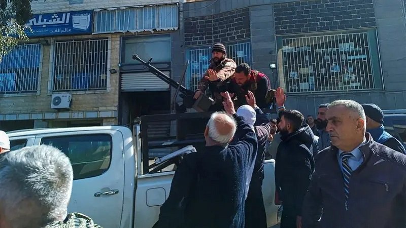 فصائل مسلحة تنتشر في السويداء.. لحماية المقرات الحكومية 2 cd1c1c5a 194d 4aa1 bbda