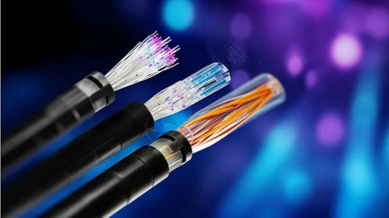 سوريا تبحث مع شركات خليجية مشروع الألياف الضوئية