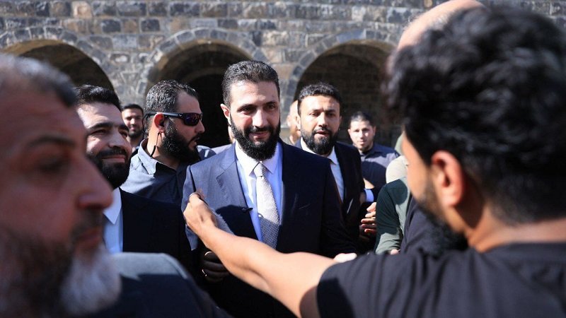 الشرع يزور درعا للمرة الأولى منذ الإطاحة بنظام الأسد 2 rais2 10