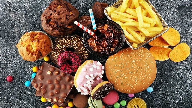 ما أسوأ 10 أطعمة على صحة جهازك الهضمي؟