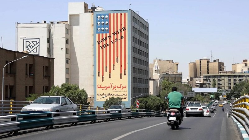 طهران: لم نقدم طلباً للتفاوض وندرس عرض واشنطن