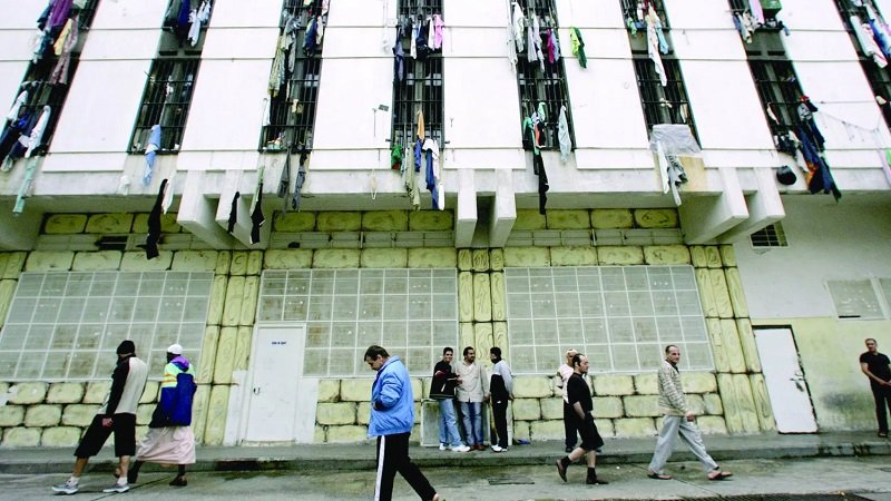 ملفّ السجناء السوريين يربك لبنان.. وحلّه يحتاج أطراً قانونية