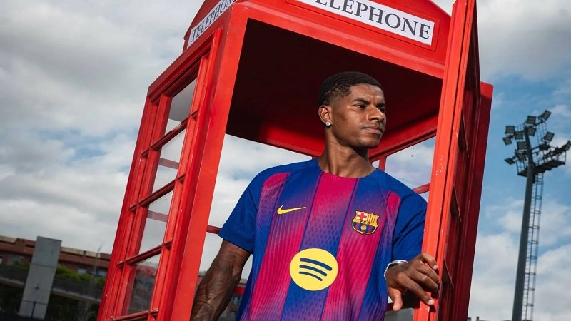 برشلونة يعلن تعاقده مع الإنكليزي ماركوس راشفورد