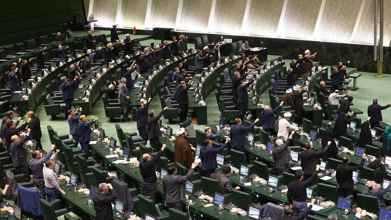 البرلمان الإيراني يقر مشروعاً لتشديد الرقابة على الإنترنت