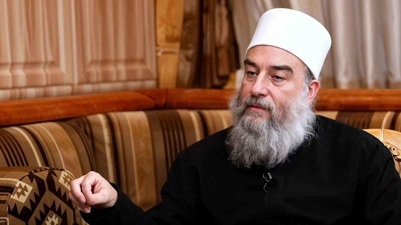 الهجري يتراجع عن بيان ترحيبه بدخول الجيش إلى السويداء