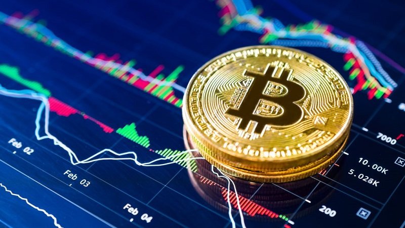 لماذا ترتفع عملة البتكوين رغم الأزمات؟