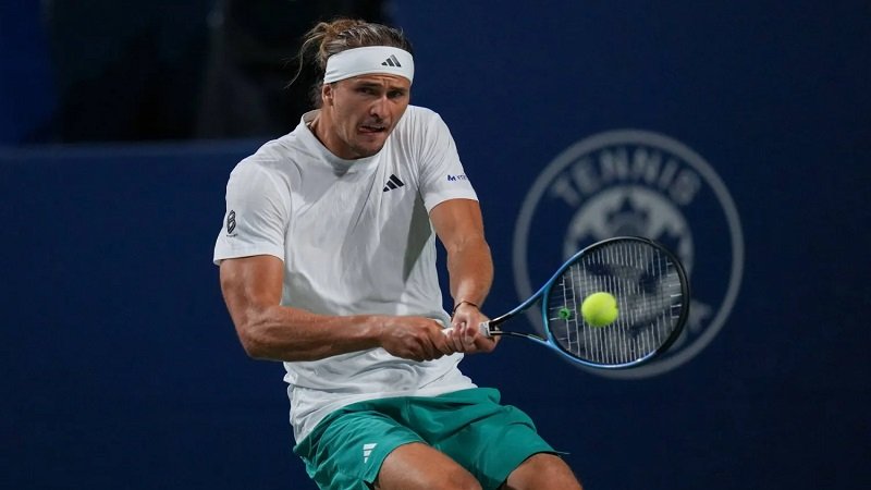 دورة تورونتو للتنس: زفيريف يفوز في مباراته الـ500 2 1148934