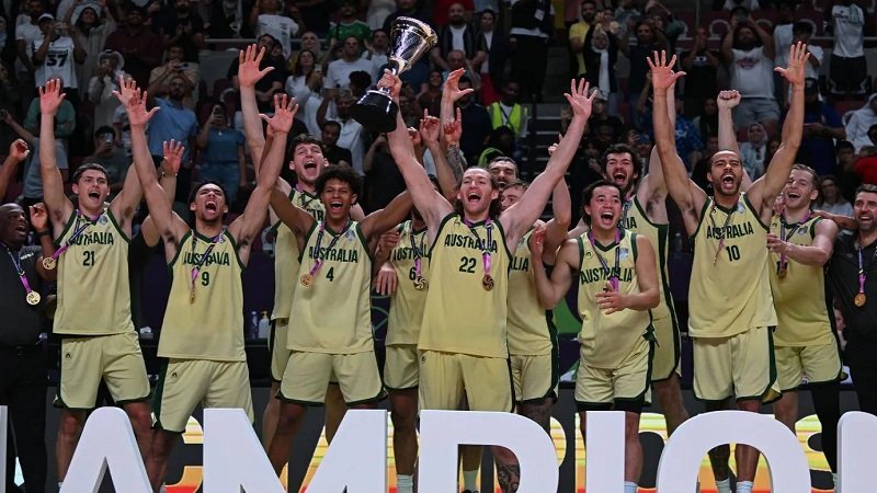 أستراليا تتوج بلقب آسيا لكرة السلة بفوز قاتل على الصين 2 1166531