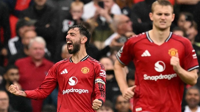 مان يونايتد يفوز بالوقت القاتل.. وسقوط توتنهام في الدوري الإنكليزي