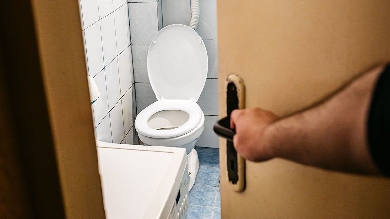 كم مرة يجب على الشخص التبول يومياً؟