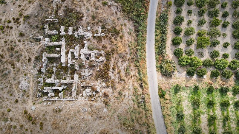 أوغاريت… كتبت أول حرف ودوّنت أول نوتة موسيقية في التاريخ 2 DJI 0117 scaled 1