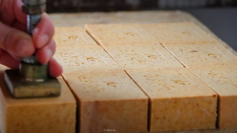 صابون كسب… حرفة تراثية تحولت إلى علامة تجارية 2 IMG 1480 scaled 1