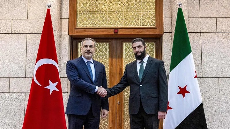 الرئيس السوري يلتقي وزير الخارجية التركي بدمشق