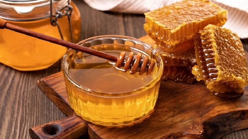 يبقى صالحاً لآلاف السنين.. لماذا لا يفسد العسل؟