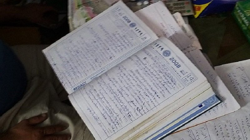 دفتر المديونية يحكي حياة السوريين اليومية 2 دفتر دين السمَّان