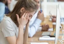 هل على الموظف أن يستقيل إذا كان يواجه خلافات مع مديره؟