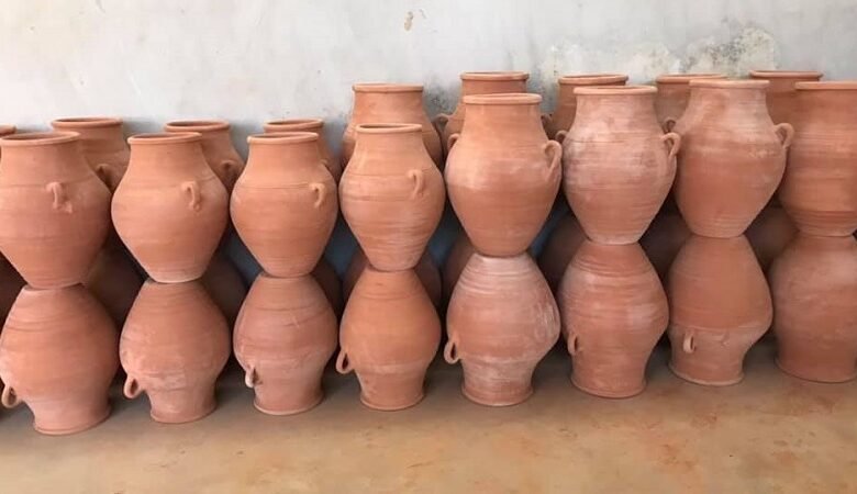 أياد من ذهب.. تحفظ الطين من النسيان 1 أياد من ذهب.. تحفظ الطين من النسيان