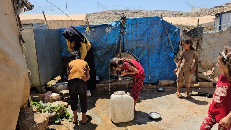 نازحو شمال سورية.. يشكون ضعف المساعدات وقلة الخدمات 2 5 64 0