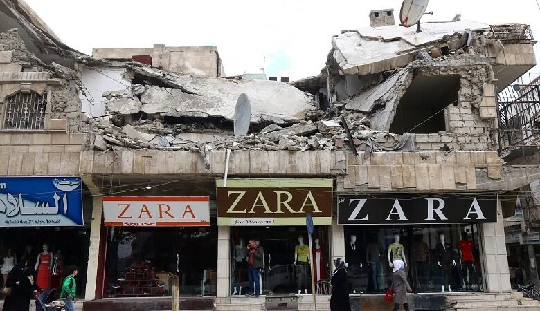 الأحياء الشرقية في حلب.. بين غياب الخدمات وتراكم الأنقاض والنفايات 1 الأحياء الشرقية في حلب.. بين غياب الخدمات وتراكم الأنقاض والنفايات