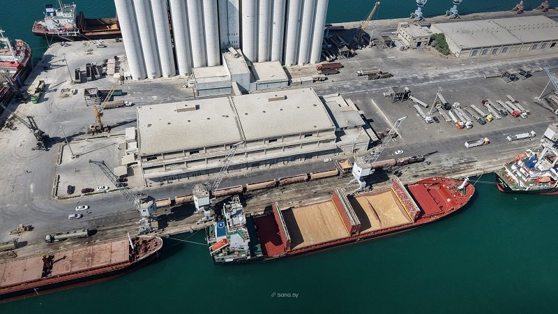 وصول باخرتين محملتين بـ 31 ألف طن قمح إلى مرفأ طرطوس 2 DJI 20250911144902 0017 D scaled 1