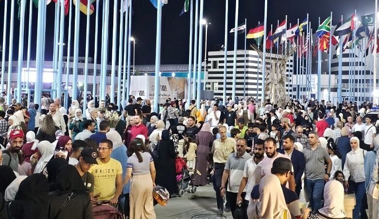 سوريا توقع عقوداً بـ 935 مليار ليرة خلال معرض دمشق الدولي 1 سوريا توقع عقوداً بـ 935 مليار ليرة خلال معرض دمشق الدولي