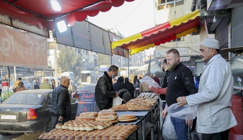 جنون الأسعار يزيد معاناة الفقراء ومحدودي الدخل في حلب
