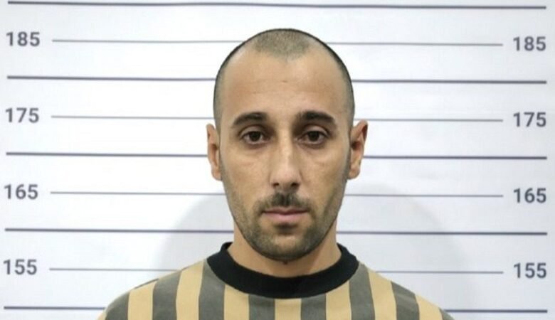 القبض على أحد سجاني صيدنايا المتورط في انتهاكات 1 القبض على أحد سجاني صيدنايا المتورط في انتهاكات