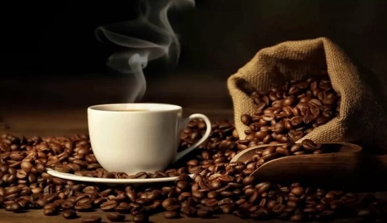 ماذا يحدث عند شرب القهوة على معدة فارغة؟
