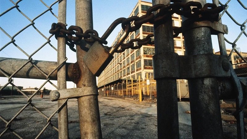 سوريا تعيد تشغيل 1500 مصنع متعثر 2 uHNGjWJo 1685945852 261 206710 closed factory 2020 jpg