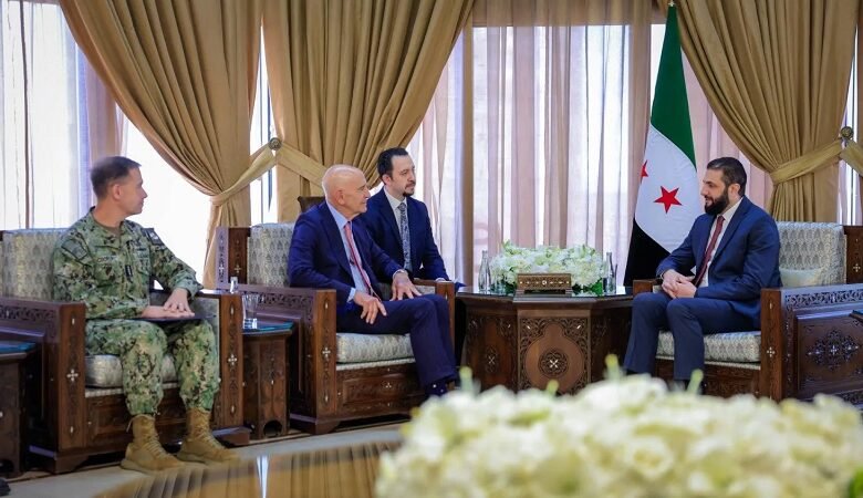 انتهاء لقاء الشرع وعبدي في دمشق بـ«أجواء إيجابية» 1 انتهاء لقاء الشرع وعبدي في دمشق بـ«أجواء إيجابية»