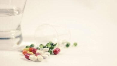 ماذا يحدث في جسمك إذا تناولت الأدوية من دون ماء؟