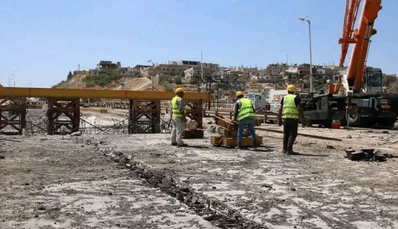 جسر الرستن بين الخراب والأمل.. متى سيعود ليربط شرايين الحياة؟