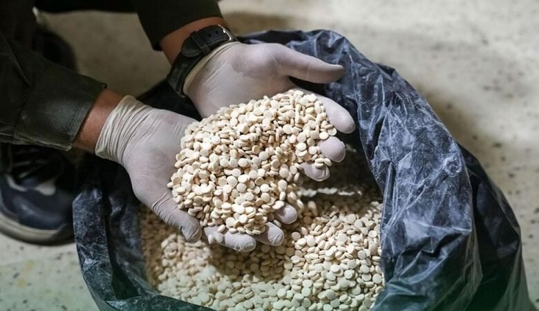 الجمارك تحبط تهريب 200 ألف حبة كبتاغون في معبر جديدة يابوس 1 الجمارك تحبط تهريب 200 ألف حبة كبتاغون في معبر جديدة يابوس