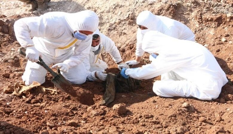 الأمن الداخي يعثر على مقبرة جماعية في ريف حمص 1 الأمن الداخي يعثر على مقبرة جماعية في ريف حمص