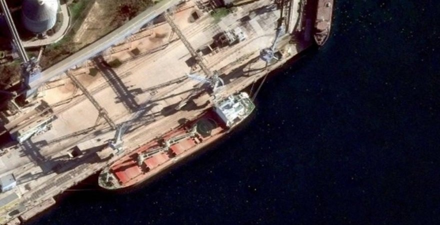 تحقيق: النظام البائد باع 3 سفن شحن سورية بدولار واحد لكل منها! 2 Syrian port